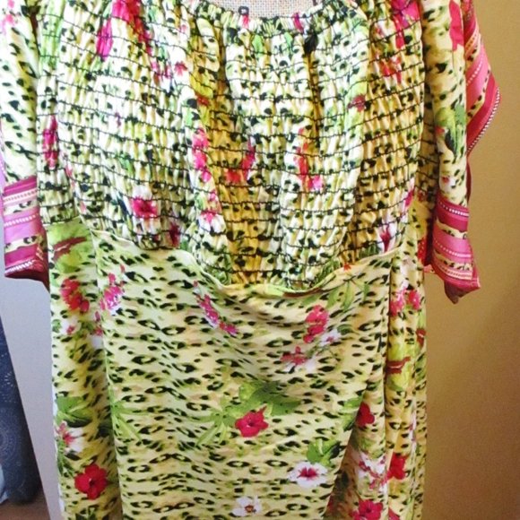 NWT! N Y Collection Womens Cold Shoulder Elastic Smocked Top, Yellow Floral, 2XL - Picture 3 of 14